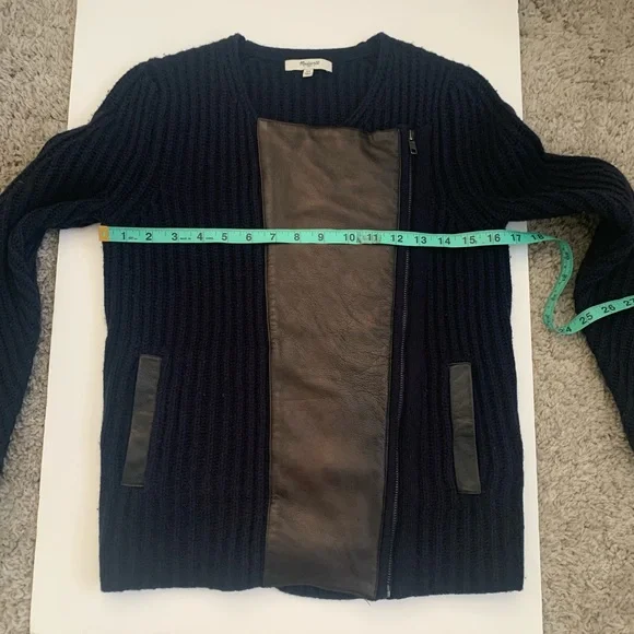 Madewell Cardigan 100% Merino Wool in Navy XS. - Picture 8 of 8